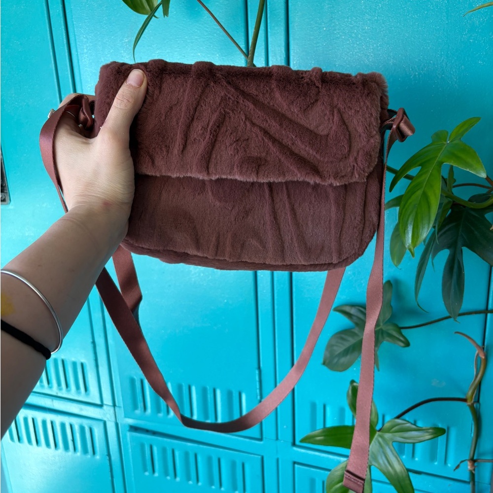 Nike Brown Faux Fur Crossbody Bag - Picture 2 of 6